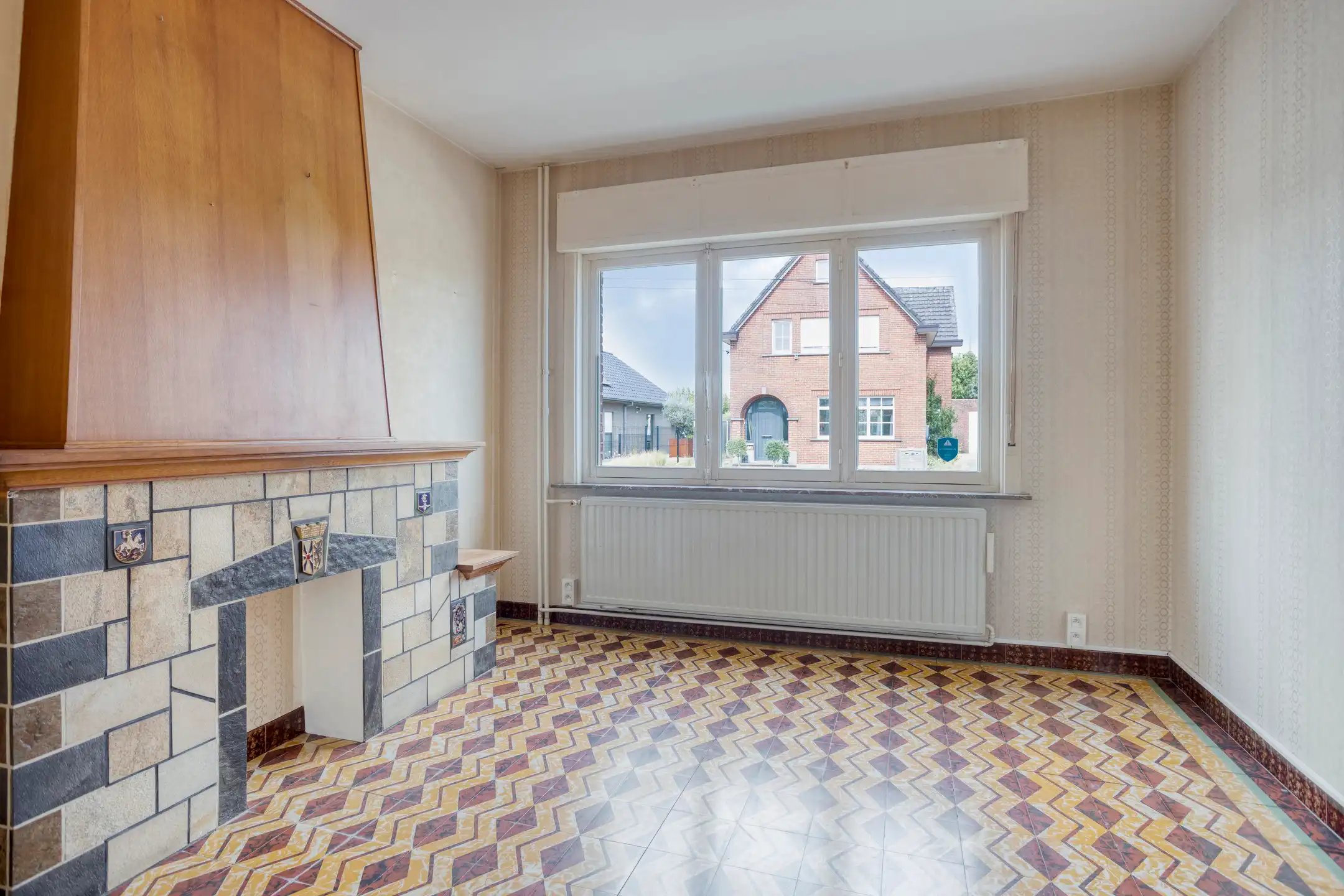 Goed gelegen woning met veel potentieel  foto 3