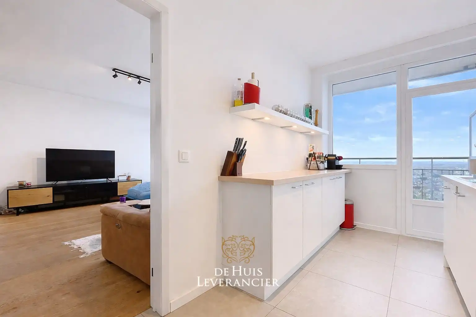 centraal gelegen, gerenoveerd appartement met panoramische zicht op 2 terrassen foto 14
