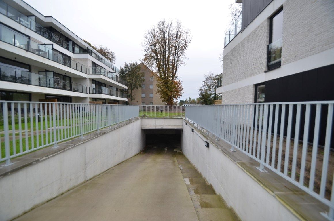 Mooi appartement in een groene omgeving foto 14