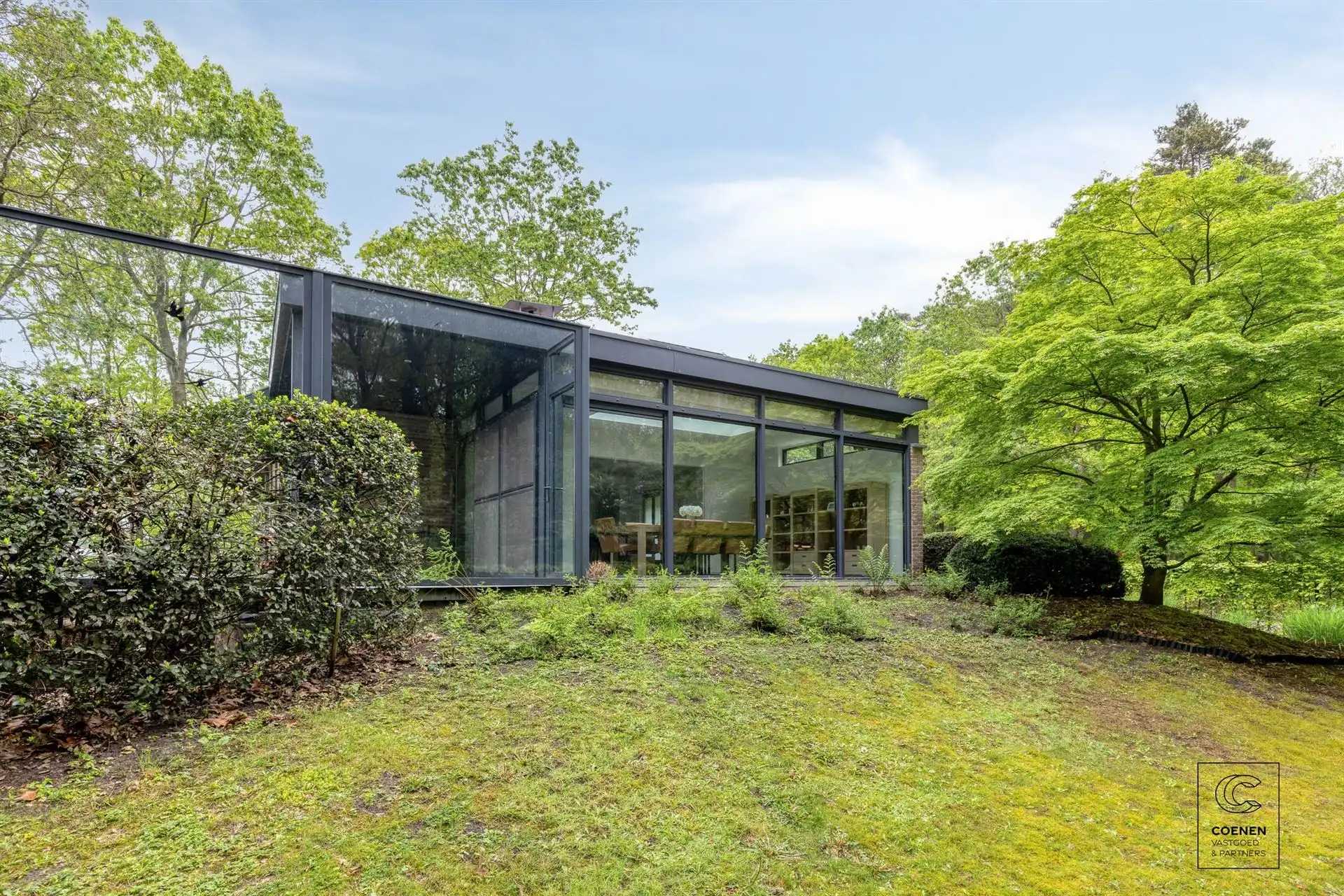 Charmante villa van 424 m² met 4 slpks, royale garage en tuin! foto 30