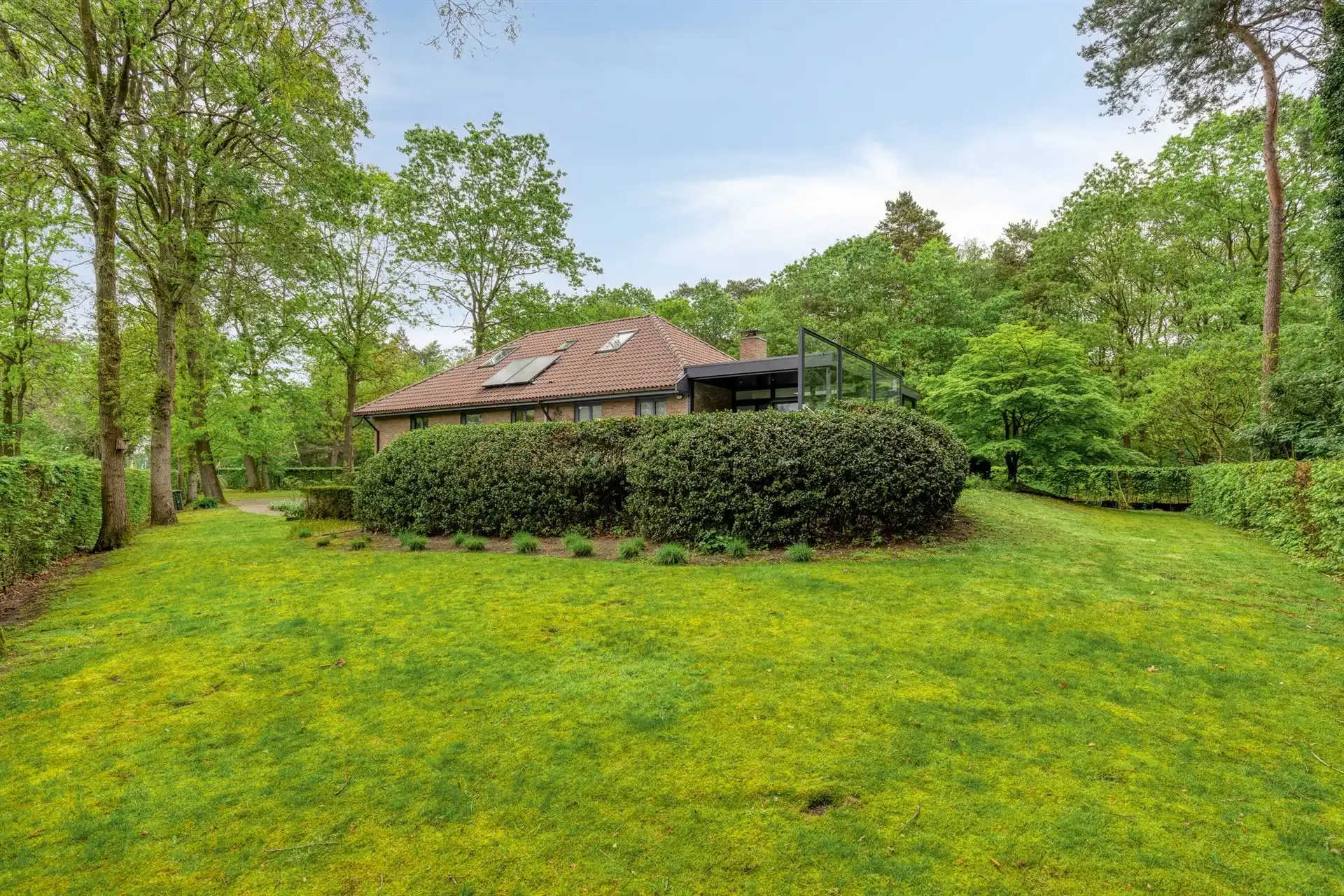 Charmante villa van 424 m² met 4 slpks, royale garage en tuin! foto 30