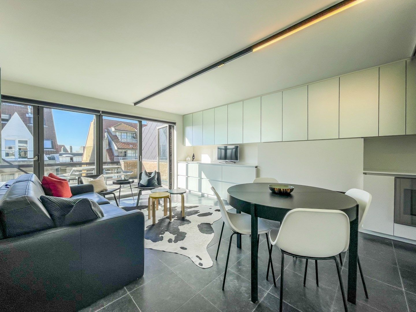 Instapklare, zuidgerichte penthouse met ruime zonneterrassen (40m²) gelegen vlakbij het Driehoeksplein en de Zeedijk foto 7