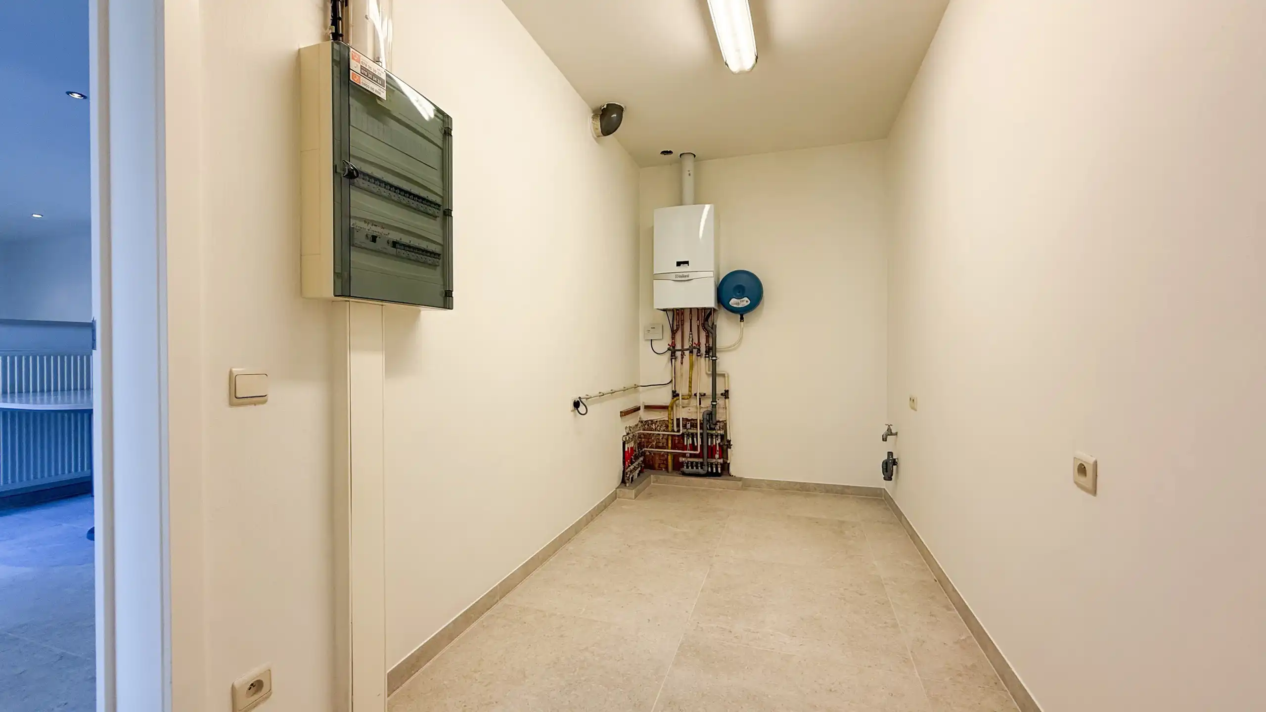 Opbrengsteigendom met Appartement en kantoorruimte! foto 28