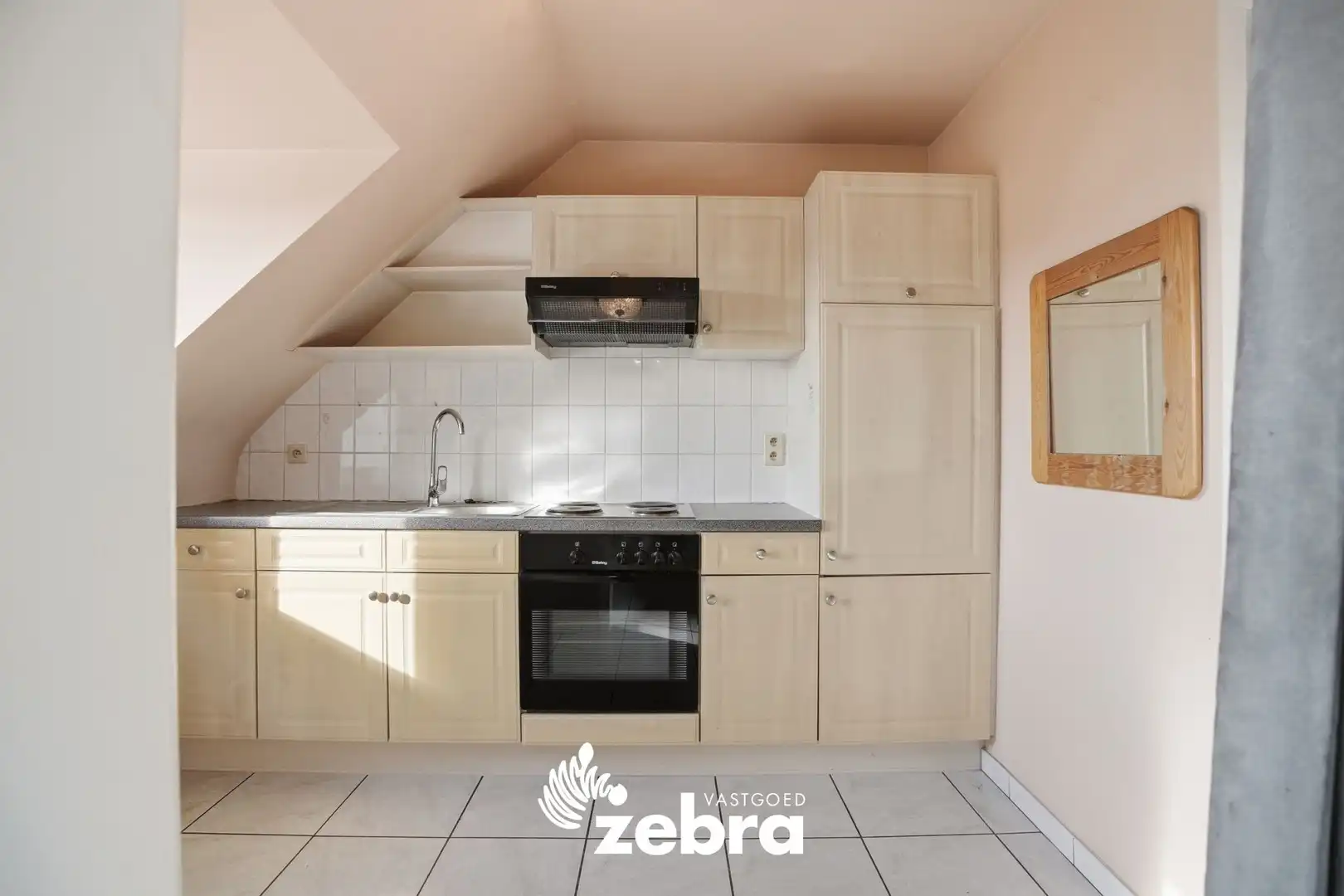 Op te frissen twee­slaapkamerappartement met terras in Lauwe foto 10