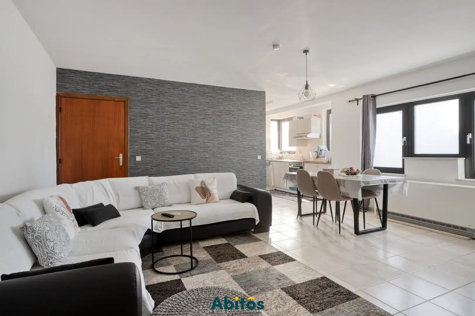 Opbrengsteigendom met 4 appartementen en 3 inpandige garages in Gent foto 2