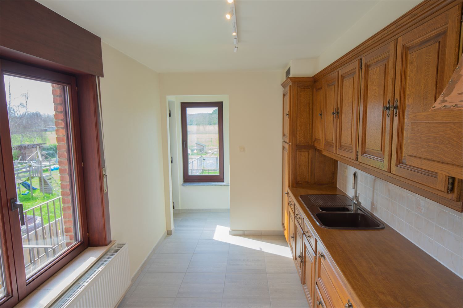 Ruime en Recent Gerenoveerde Woning te Huur aan de Stadsrand van Aarschot foto 6