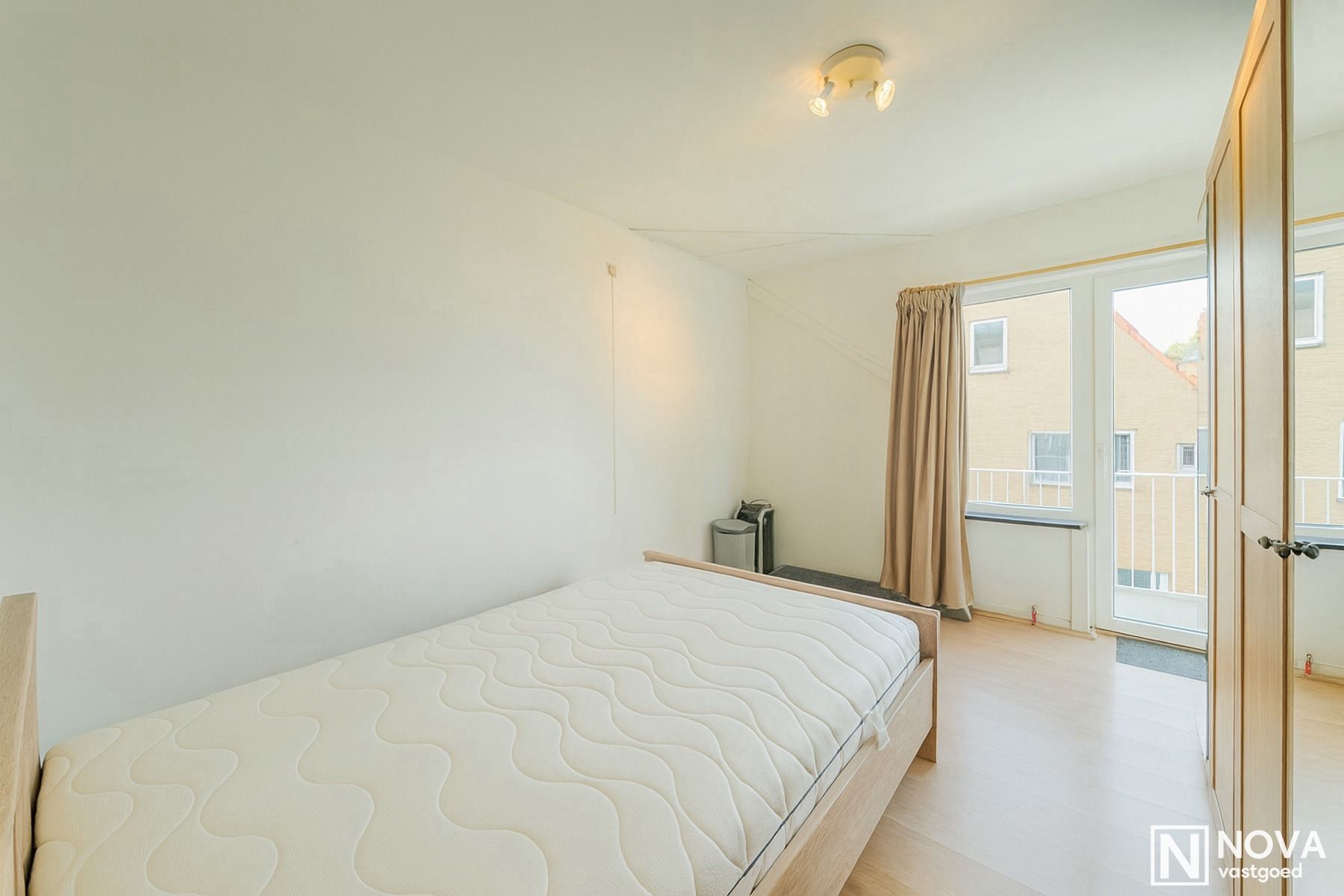 Goed gelegen tweeslaapkamer appartement te Nieuwpoort-Stad foto 4