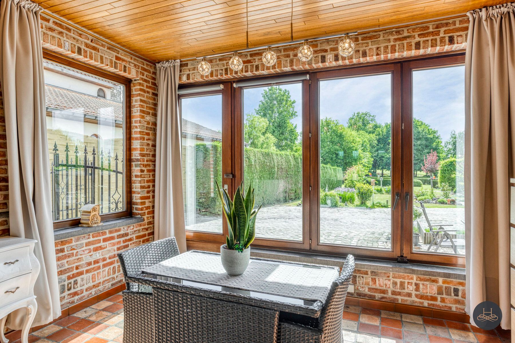 Perfect onderhouden en ruime woning met prachtige ZW tuin foto 14