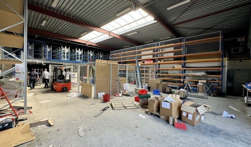 Bedrijfsunit te huur vlakbij oprit A12 te Aartselaar foto 5