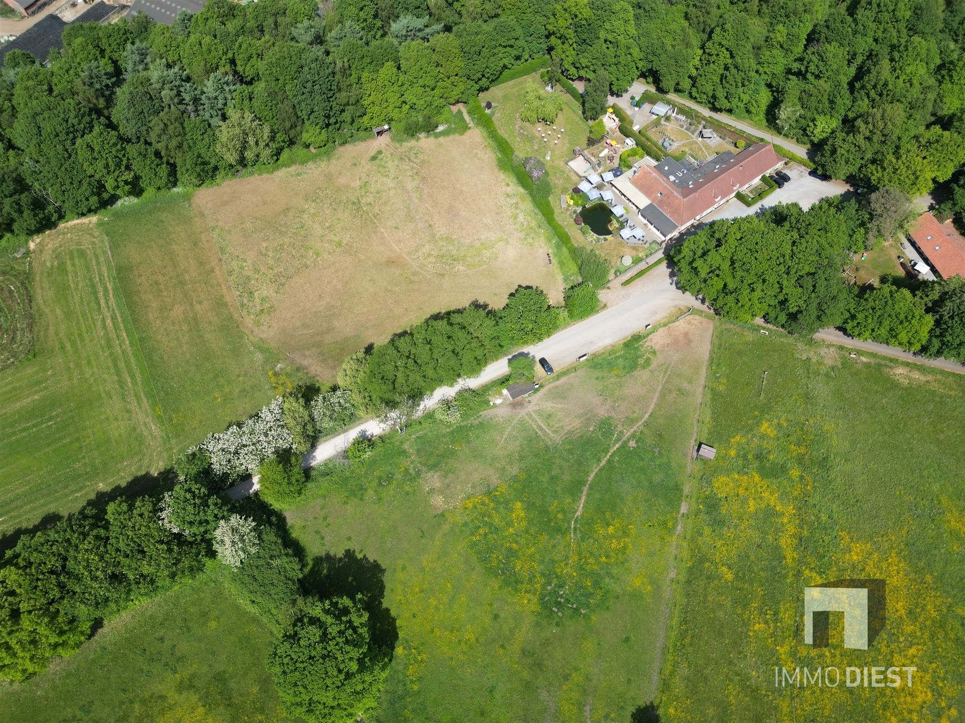 Brasserie - restaurant - feestzaal - privéwoonst foto 61