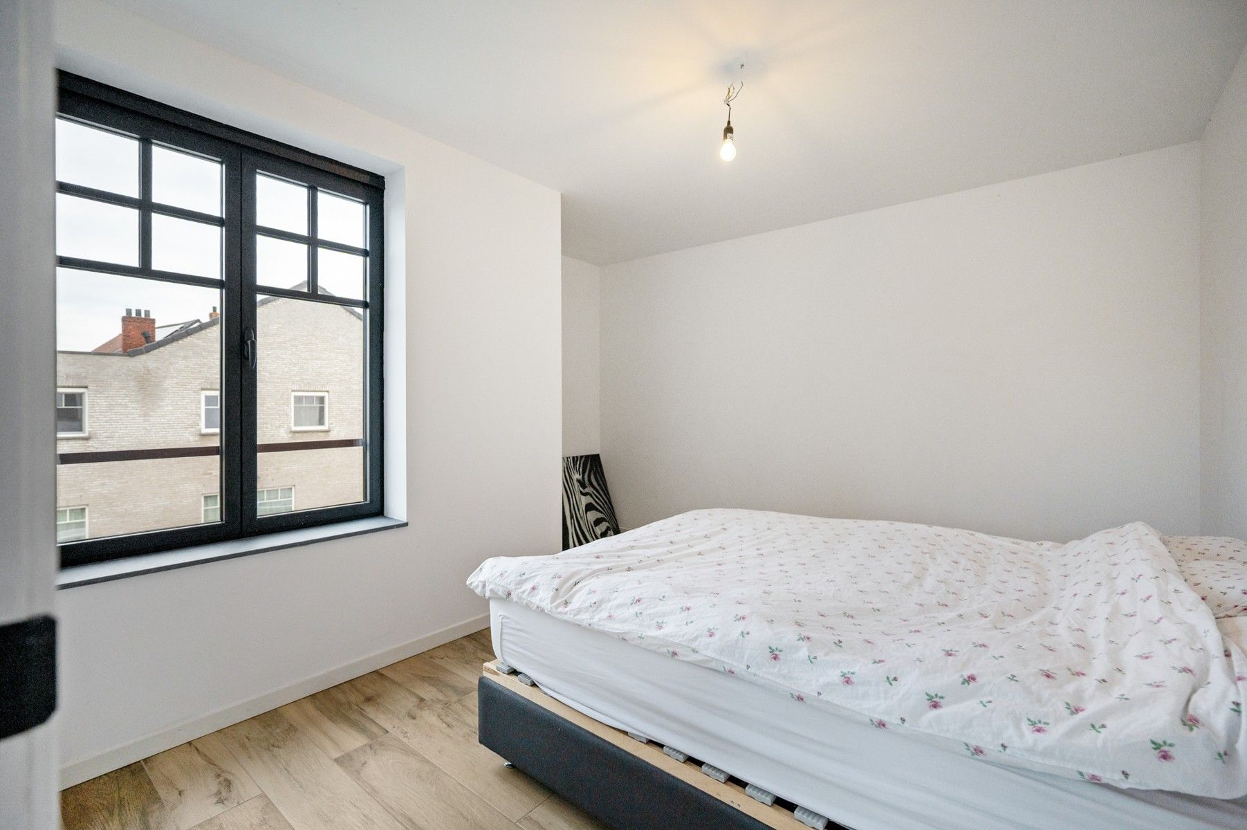 Prachtig en recent appartement met terras en autostaanplaats in het hart van Pulle foto 11