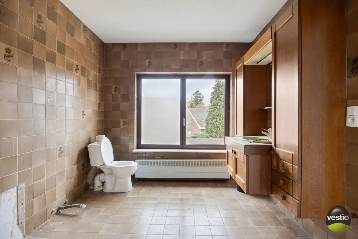 HALF VRIJSTAANDE WONING MET 4SLPK TE EIGENBILZEN. foto 14