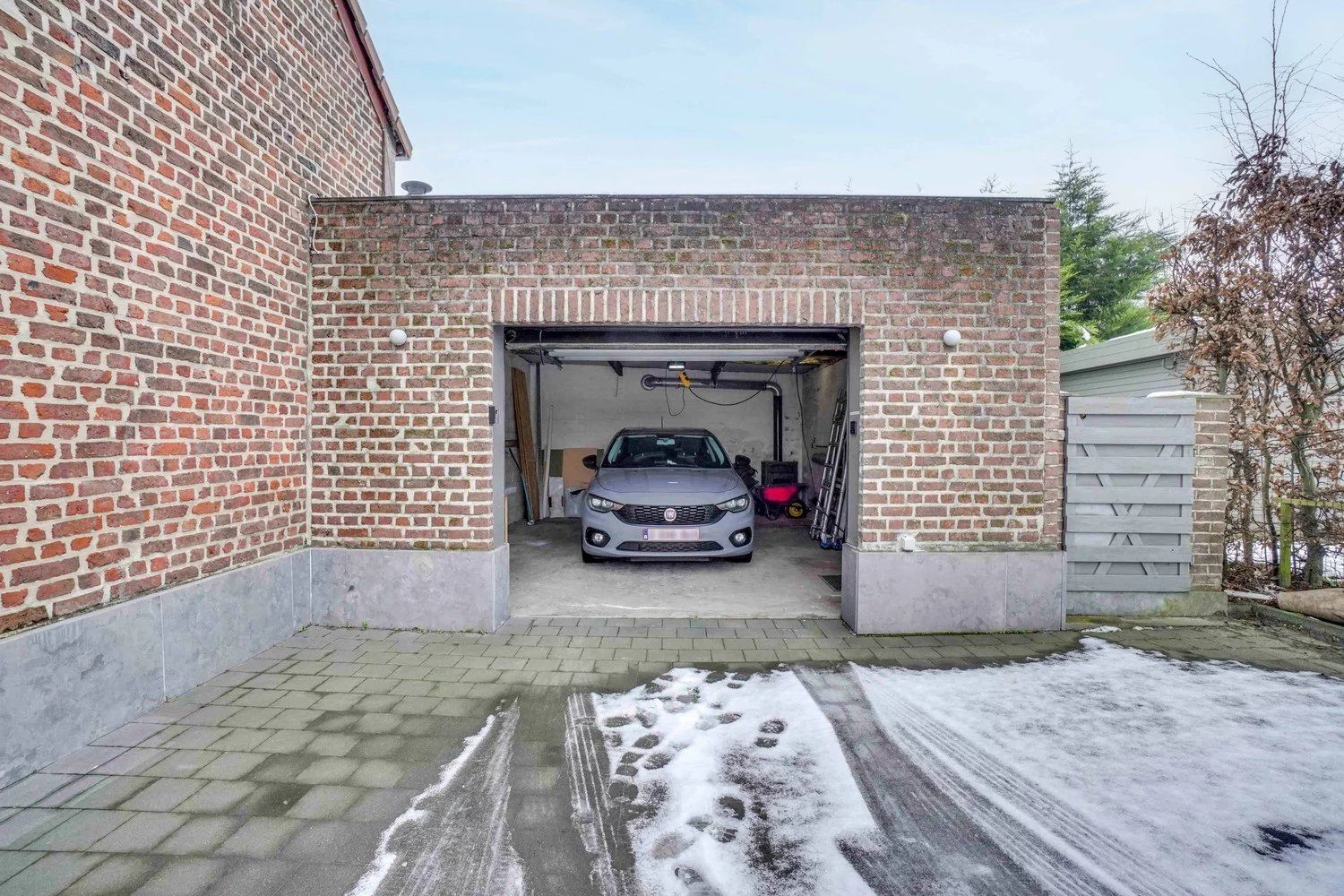 Ruime, gerenoveerde woning op een goede locatie foto 28