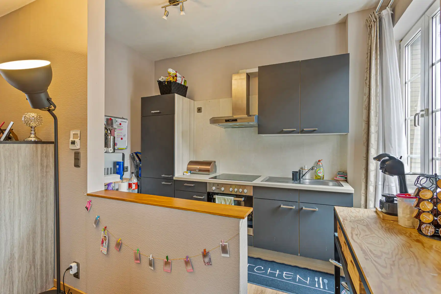 Ruim 2 slaapkamer duplex appartement nabij centrum Halle foto 4