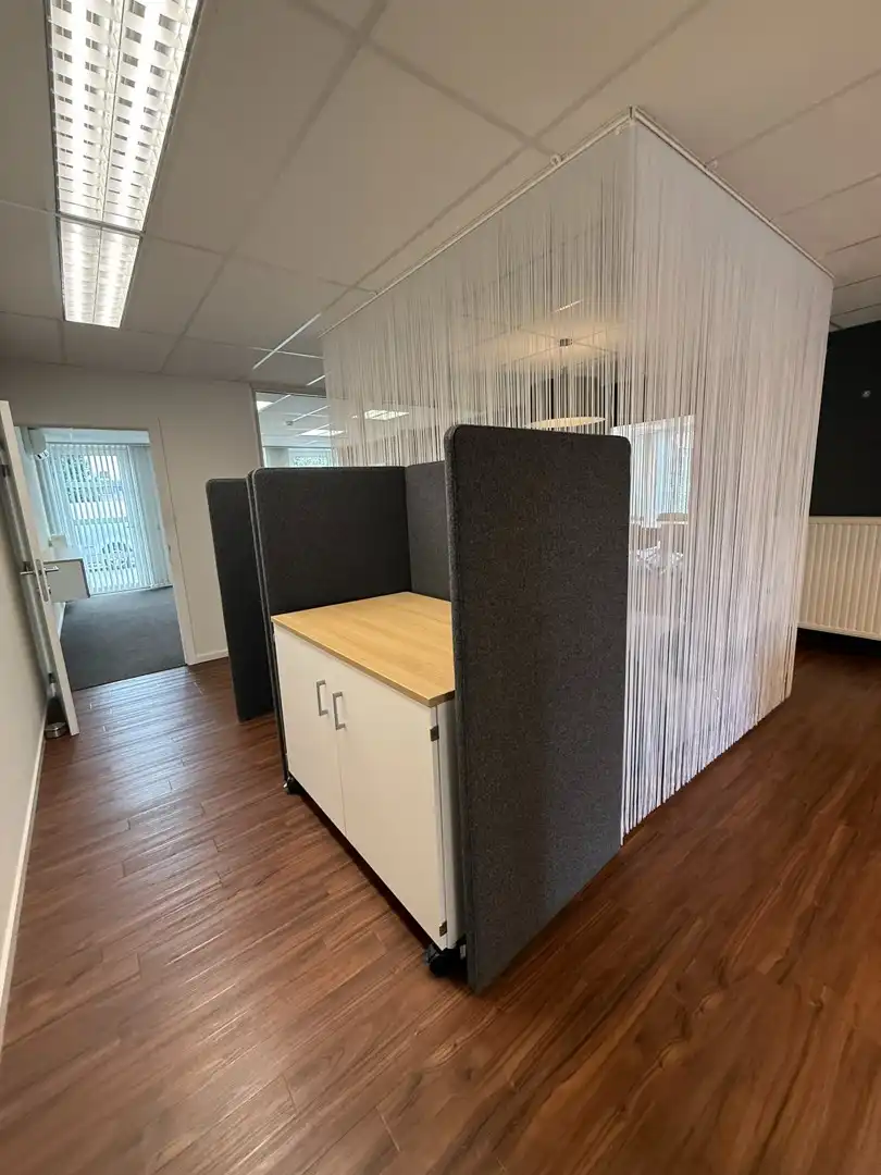 Volledig ingerichte & instapklare kantoorruimte op toplocatie in Achel! foto 10