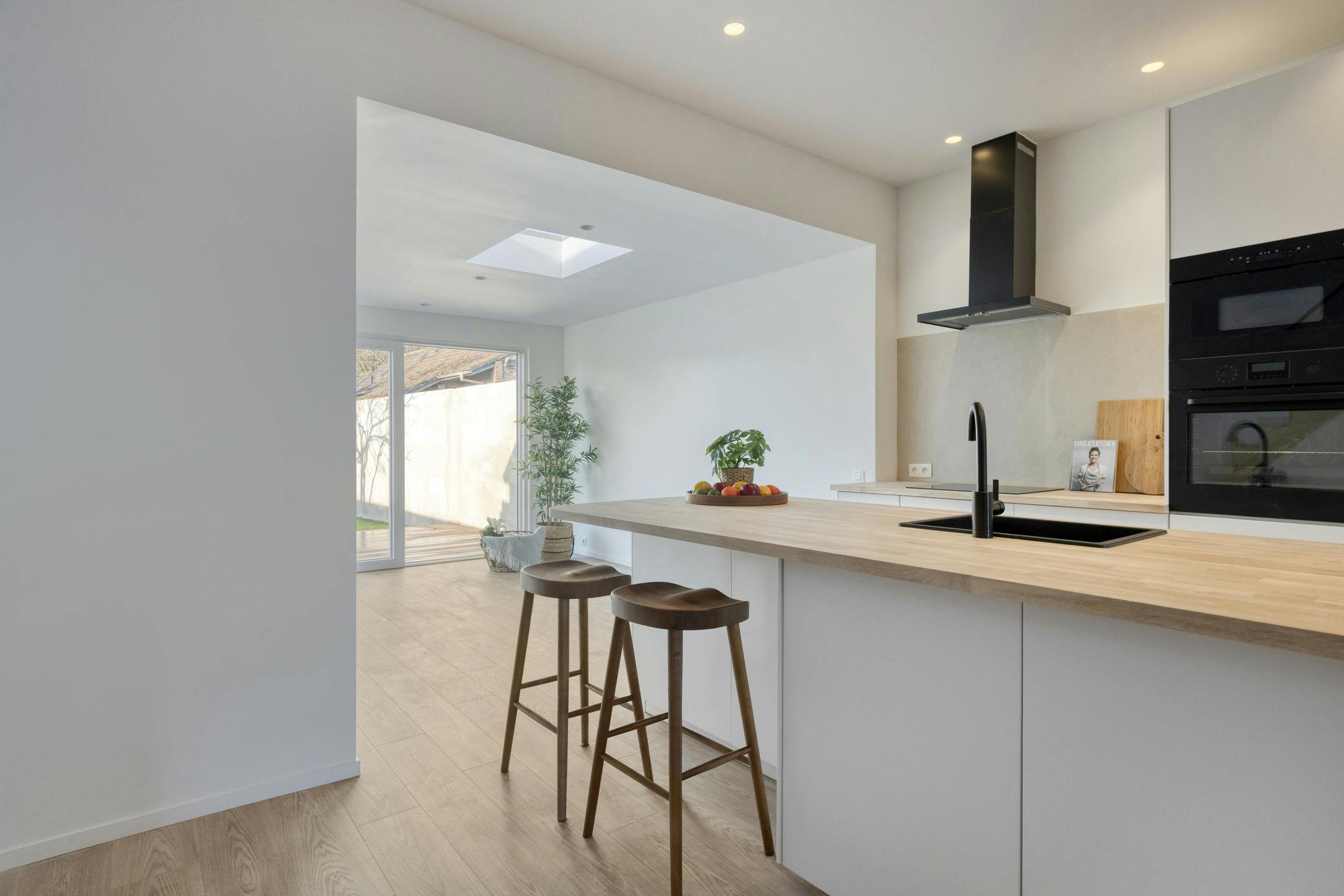 Instapklare woning met 3 slaapkamers te koop in centrum Oostakker foto 2