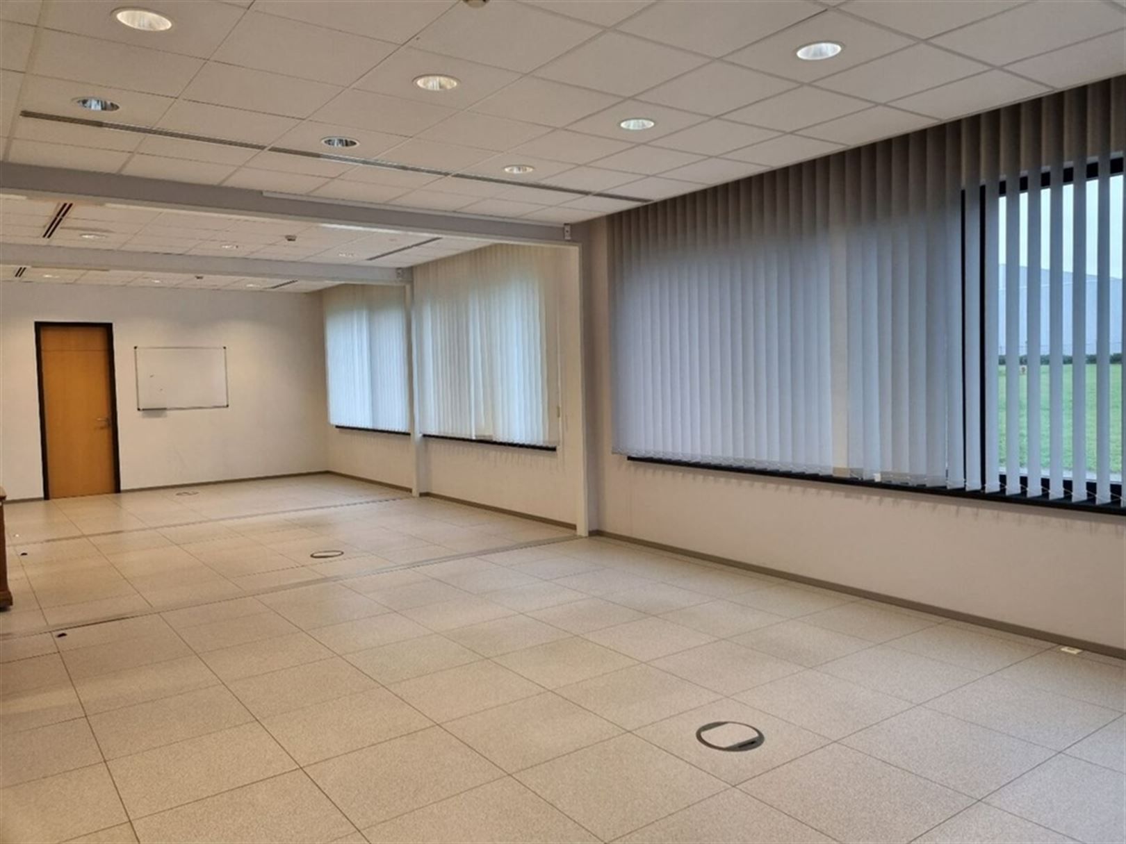 Kantoor te huur in Hasselt vanaf 527 m² met goede ligging foto 4