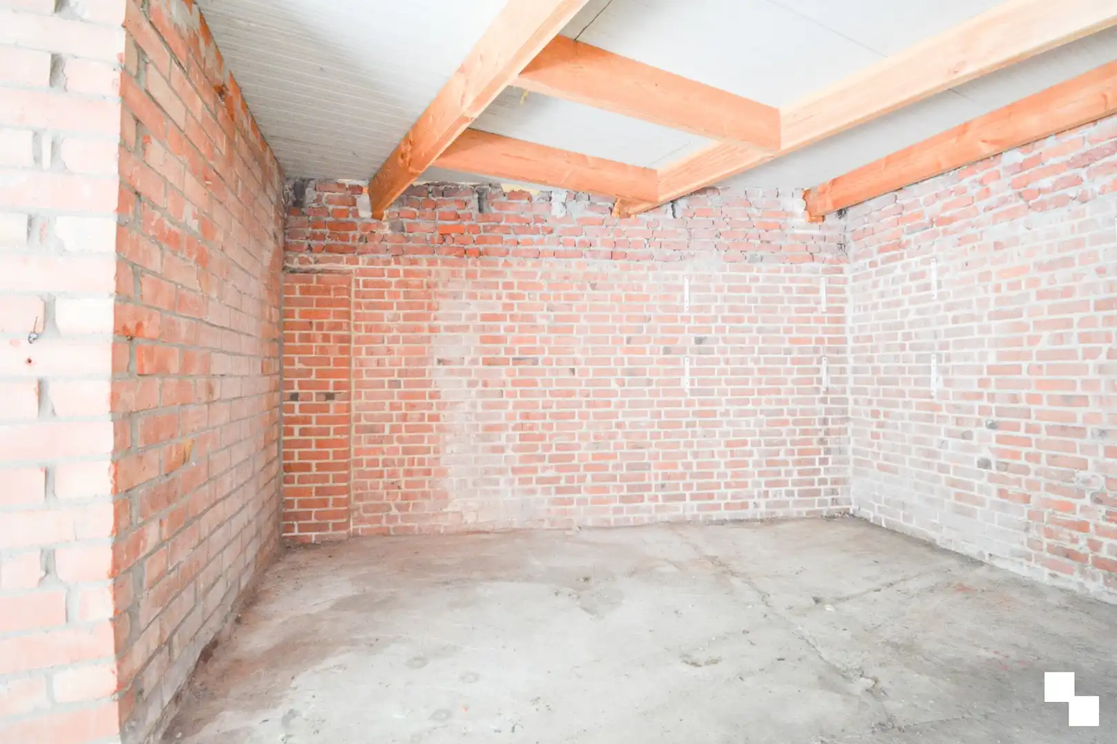 3 enkele garages te huur in Roeselare foto 6