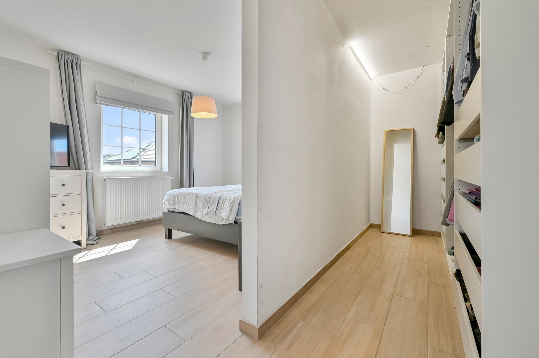Recente halfopen bebouwing in residentiële wijk  foto 17