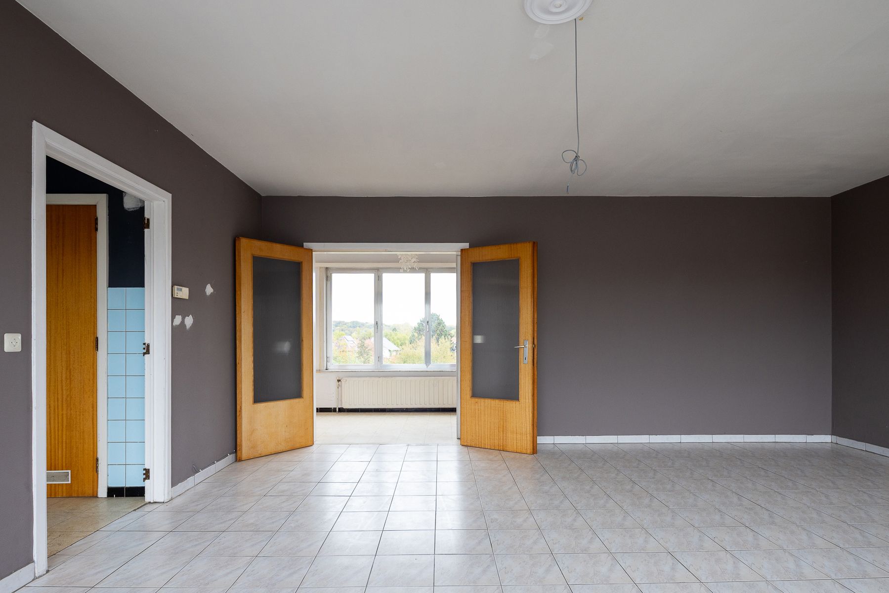 Te renoveren appartement met twee slaapkamers foto 4