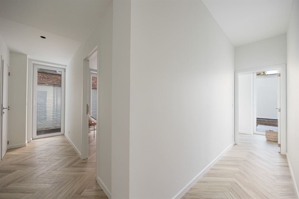 Stijlvol gerenoveerd gelijkvloers appartement foto 11