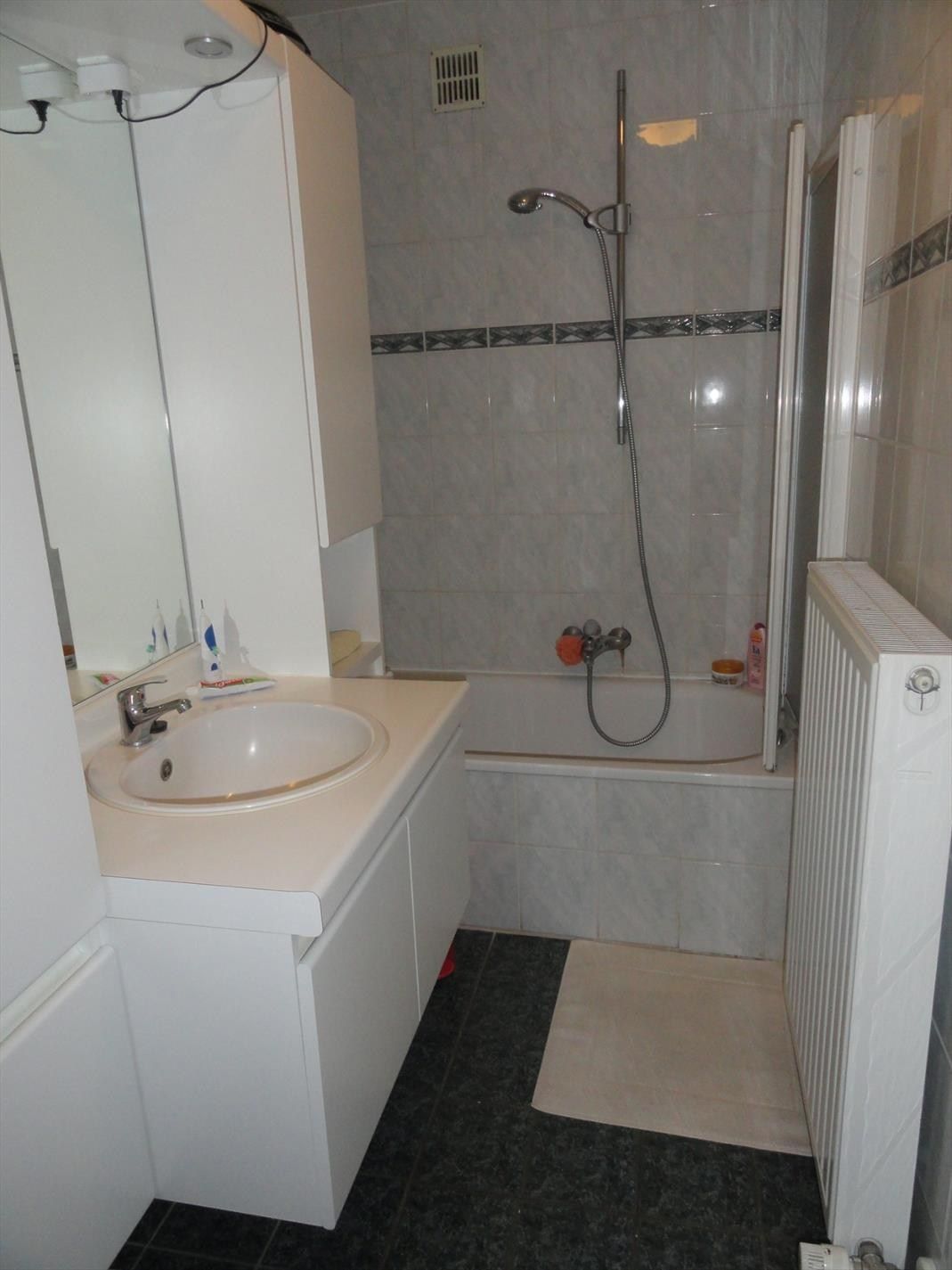 Comfortabel appartement in centrum van Bilzen, 2 slpk, balkon en ondergrondse autostandplaats  foto 10