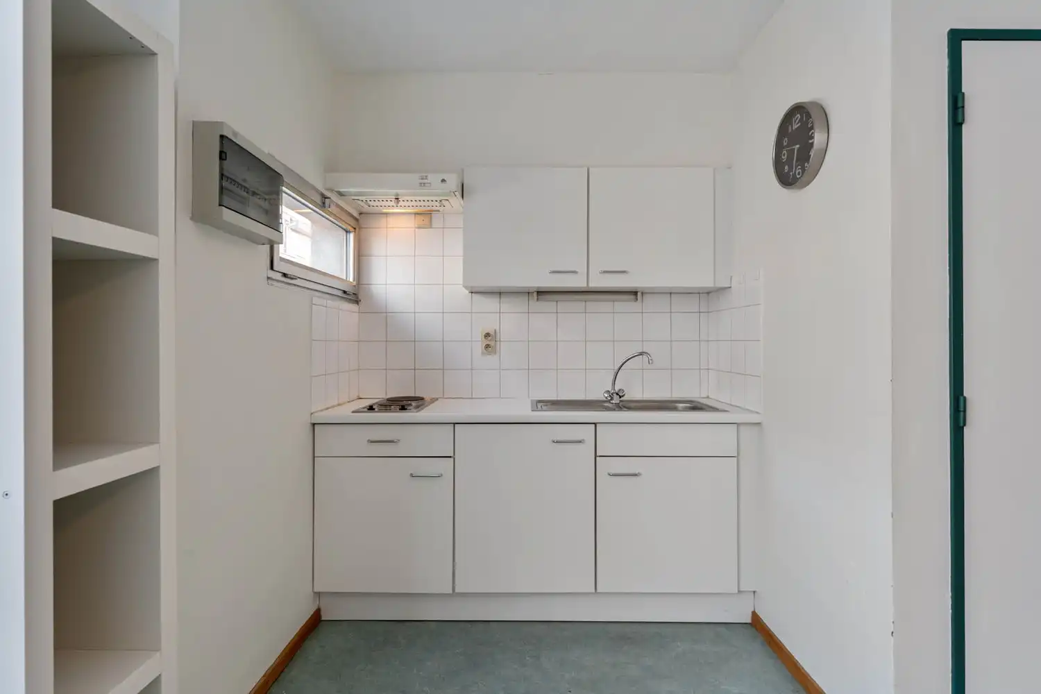 Lichtrijke en gemeubelde studio(22m²) nabij het station te centrum Leuven! foto 6