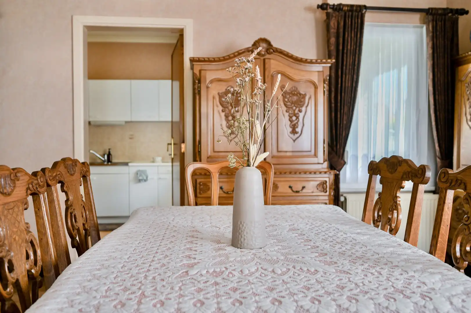 Charmante en authentieke woning met ruime tuin foto 6
