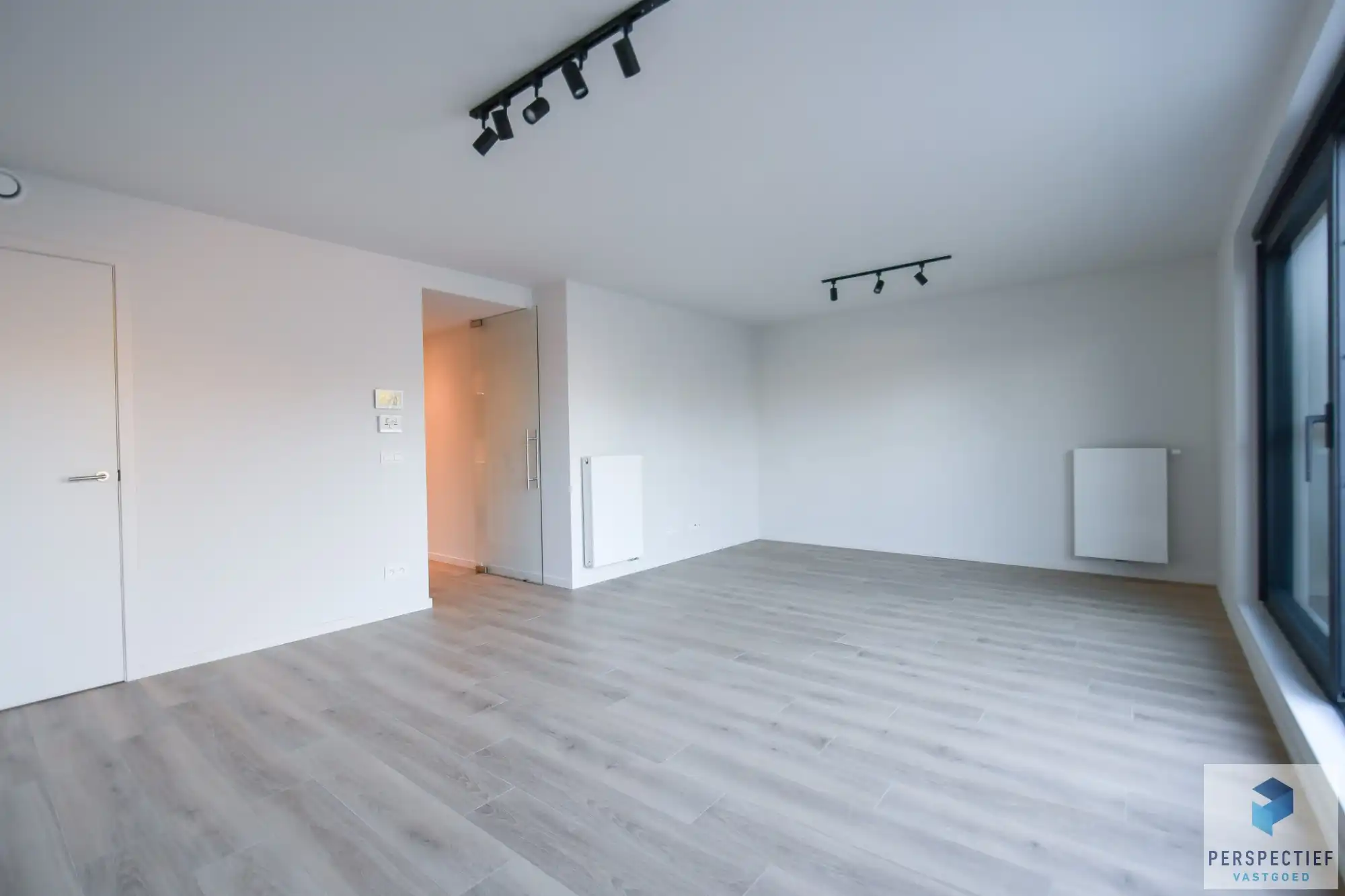 BEZOEKMOMENT WOENSDAG 10/06 VAN 16U30 TOT 18U | RECENT ENERGIEZUINIG APPARTEMENT met TERRAS & AUTOSTAANPLAATS foto 9