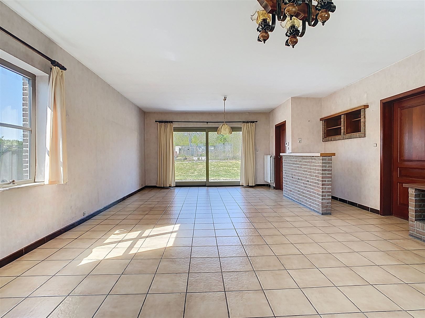 Ruime open bebouwing, 4 slpks, garage, tuin, 10a 54ca foto 13