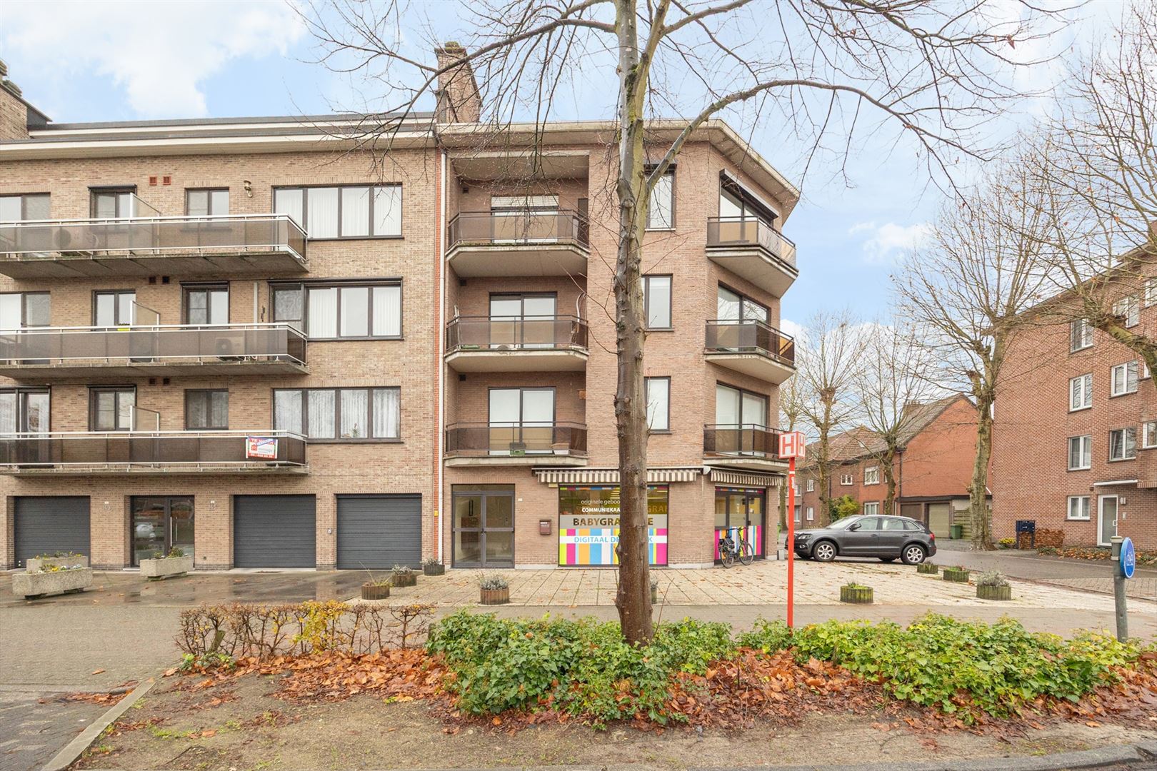 Commercieel  hoekpand over KLINA foto 4