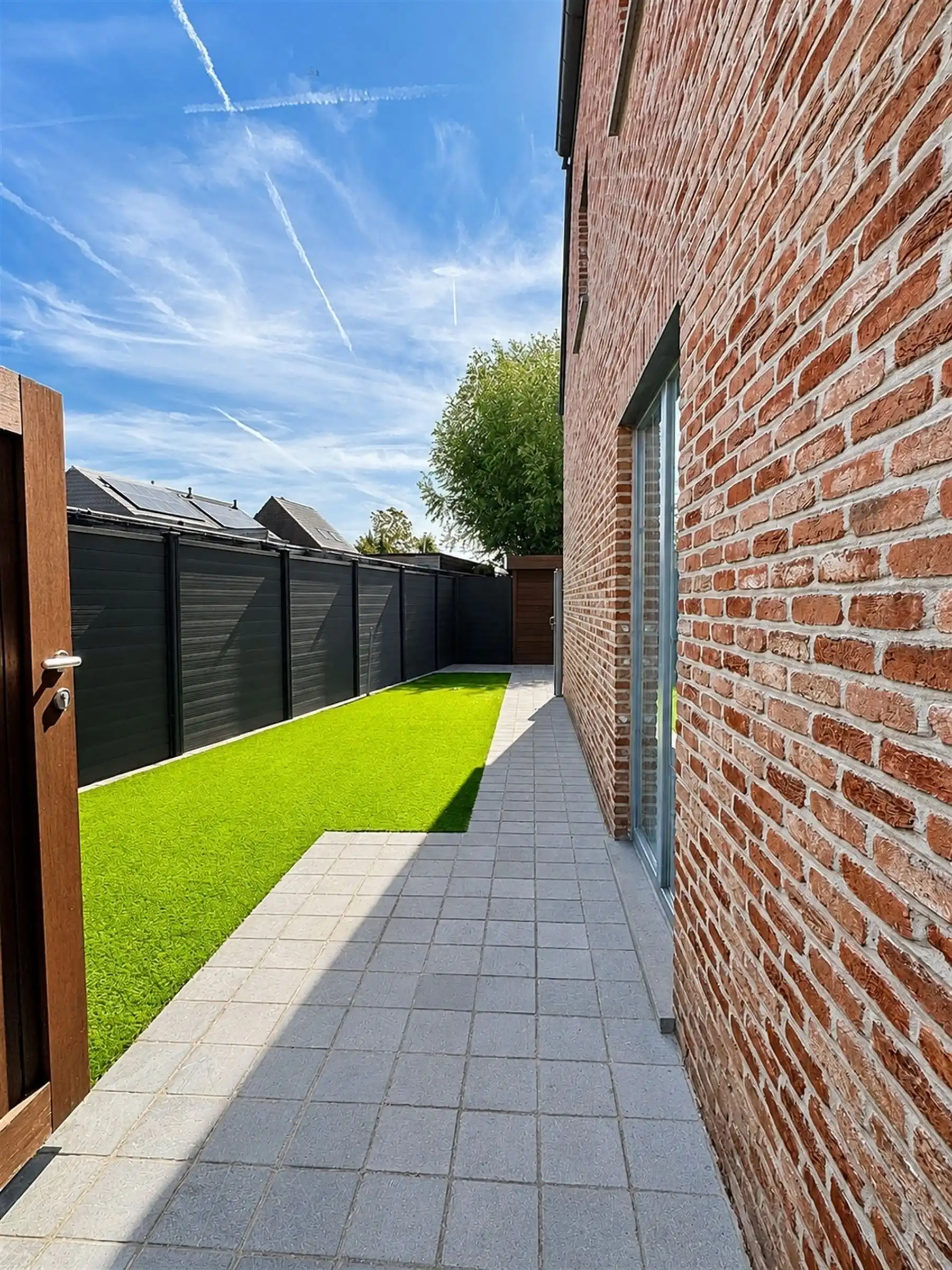 Recente woning met drie ruime slaapkamers en garage foto 15
