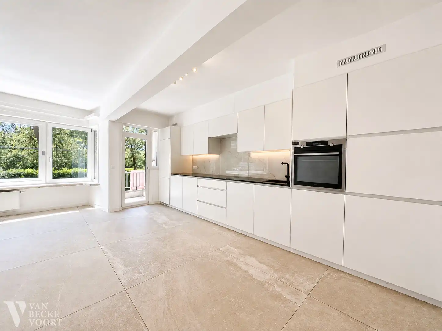 Kwalitatief heringericht appartement met groenzicht foto 4