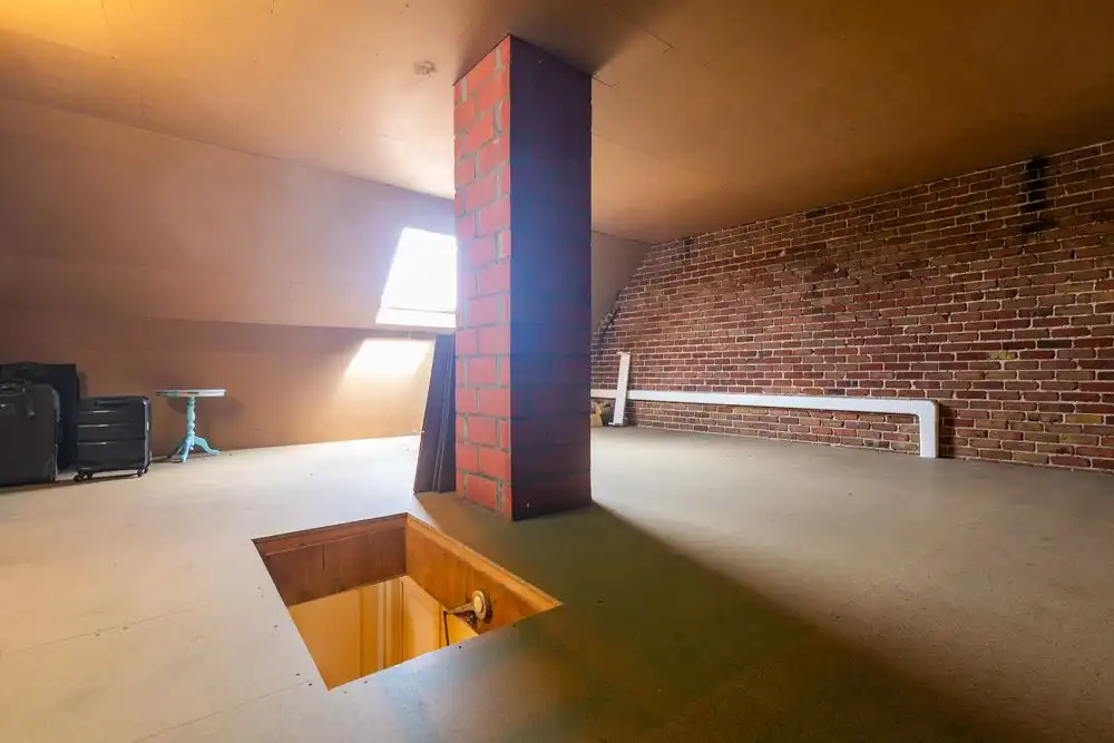 Ruime halfopen woning met garage, carport en tuin foto 20