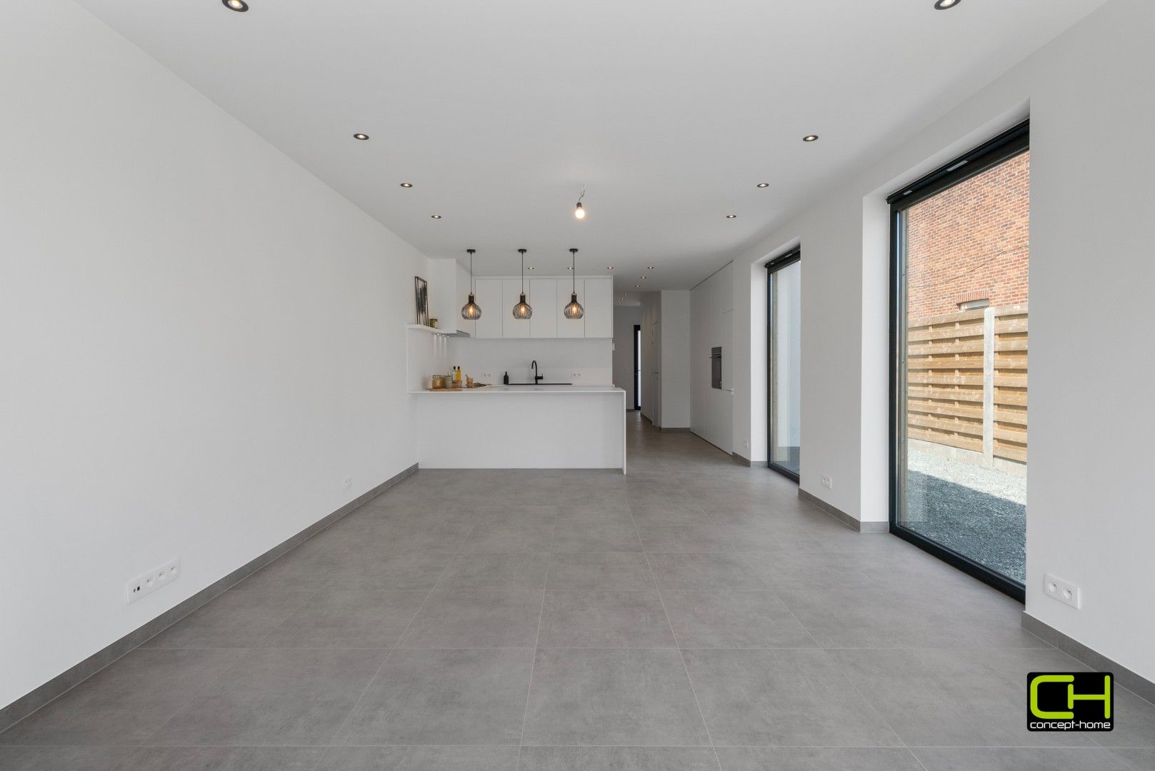 Gerenoveerde woning met drie slaapkamers te koop in Lievegem foto 3