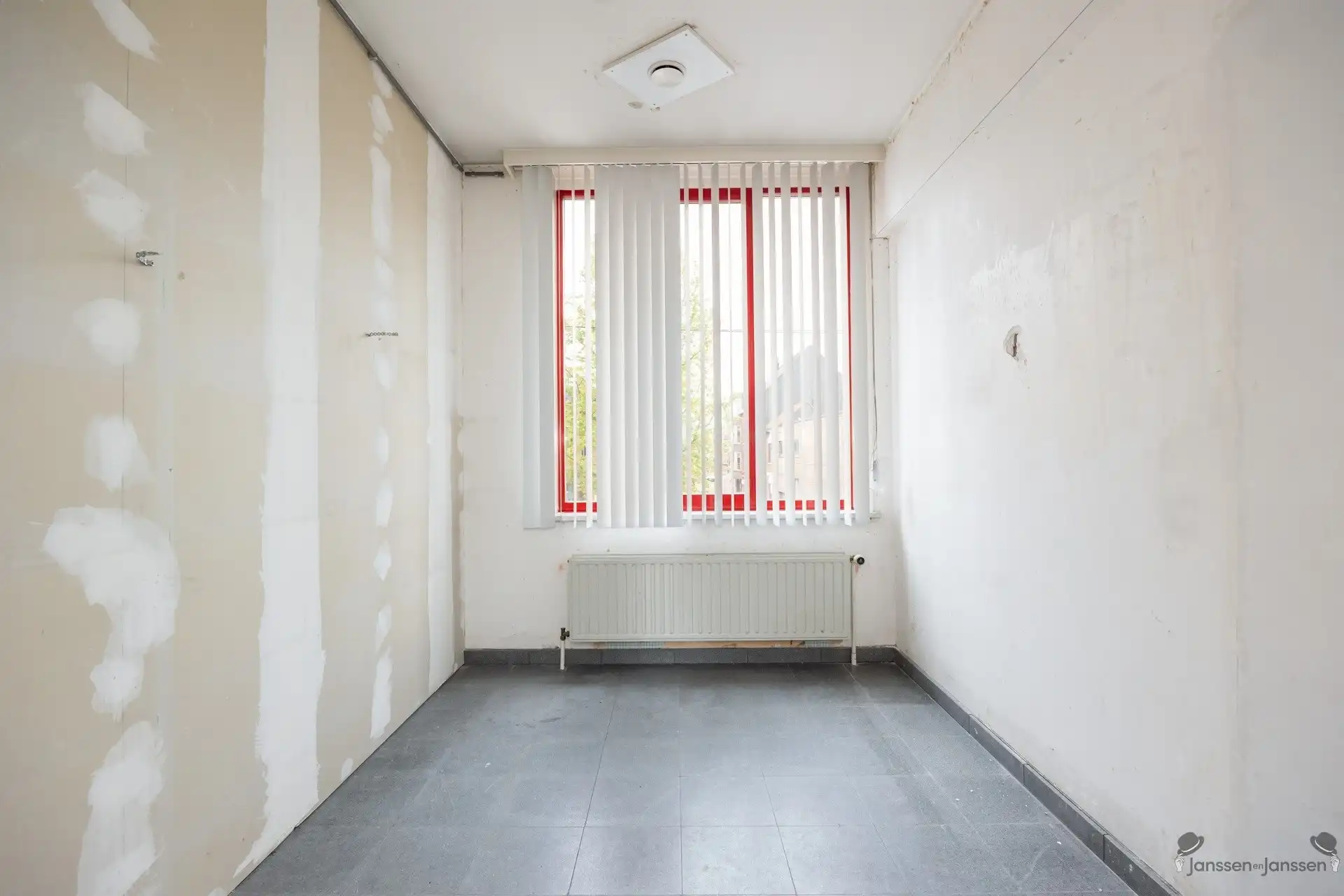 Commercieel gebouw met parkeergelegenheid! foto 27