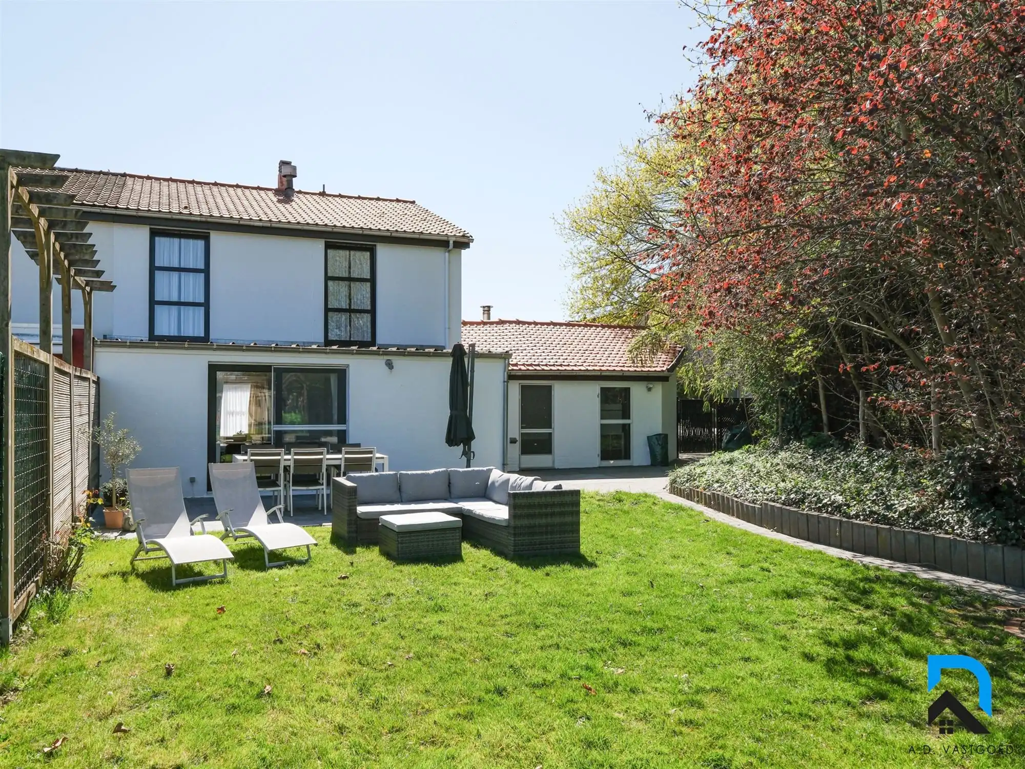 Halfopen bebouwing met grote tuin in Beverst foto 35