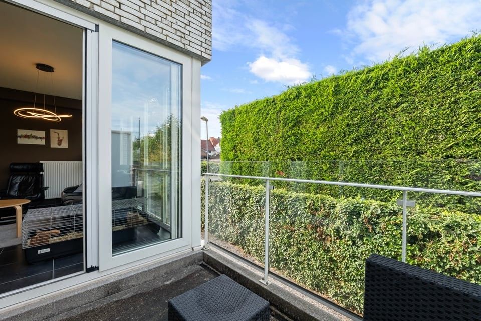 KNAP APPARTEMENT MET 1 SLAAPKAMER EN STAANPLAATS IN SINT-TRUIDEN foto 21