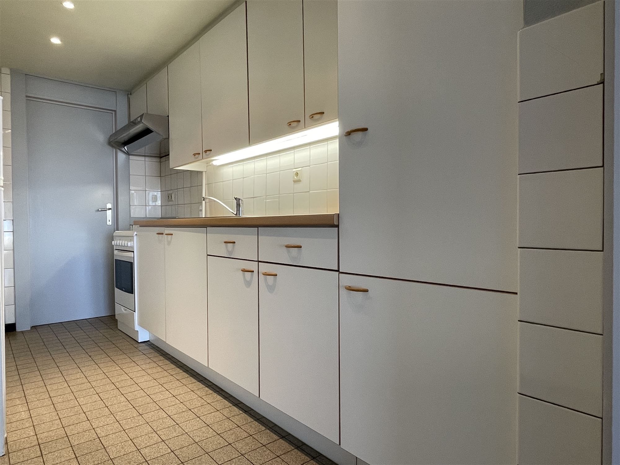 Appartement met 2 slaapkamers op de zeedijk foto 6