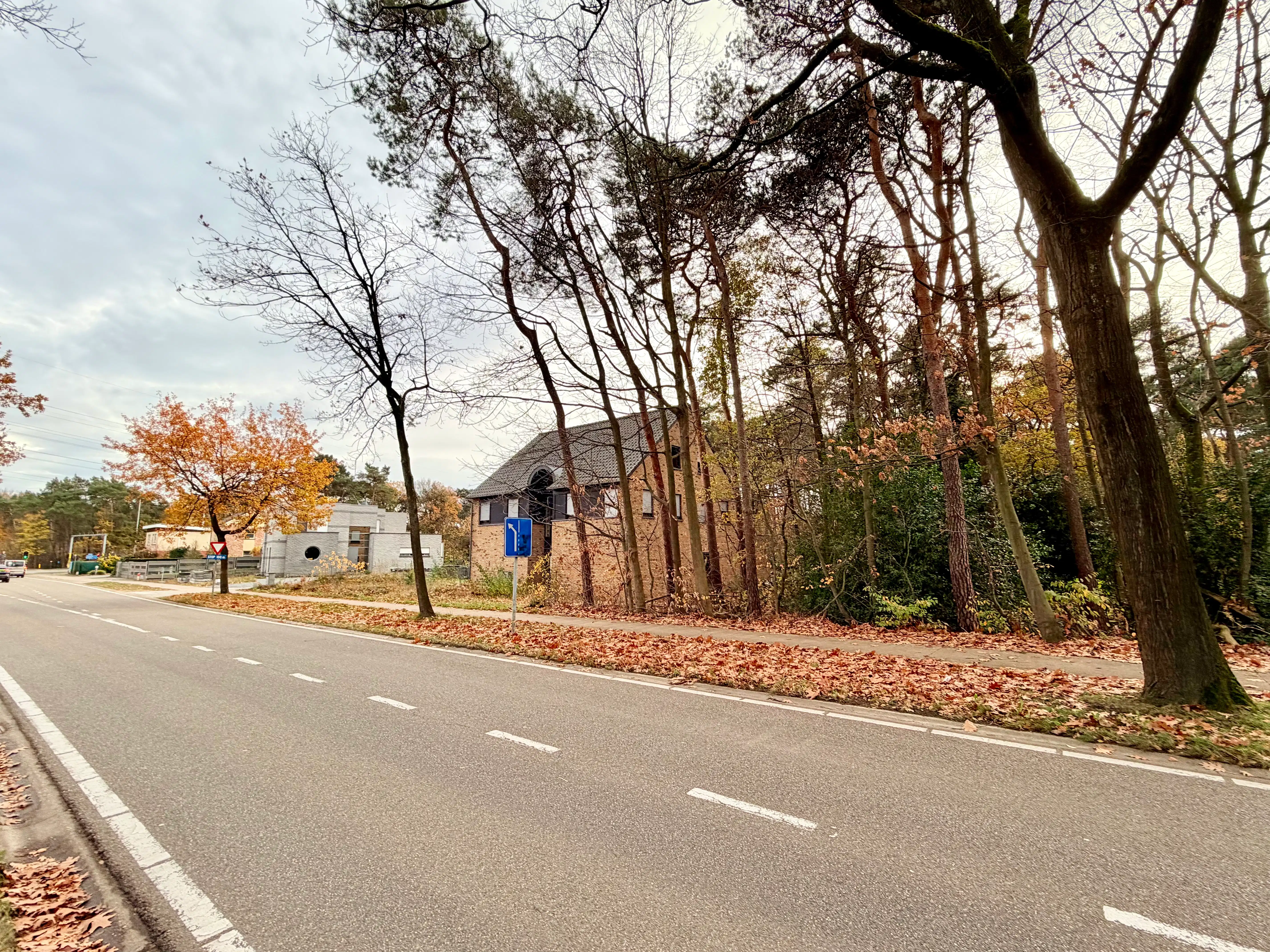 Genk, Camerlo 40: Ruim perceel, open bebouwing, geschikt voor appartement met 2 wooneenheden, 9a42ca. foto 4