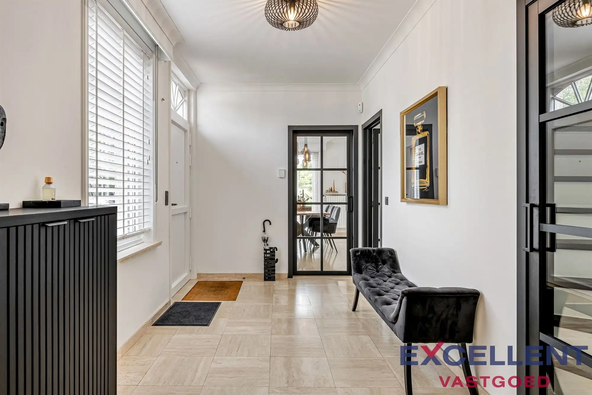Modern gerenoveerde en riante villa met verzicht te koop foto 4