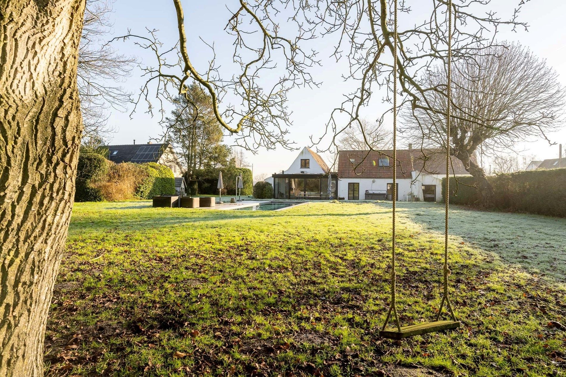 Hoofdfoto van de publicatie: Prachtige hoeve met veel grond te Dudzele (Brugge)