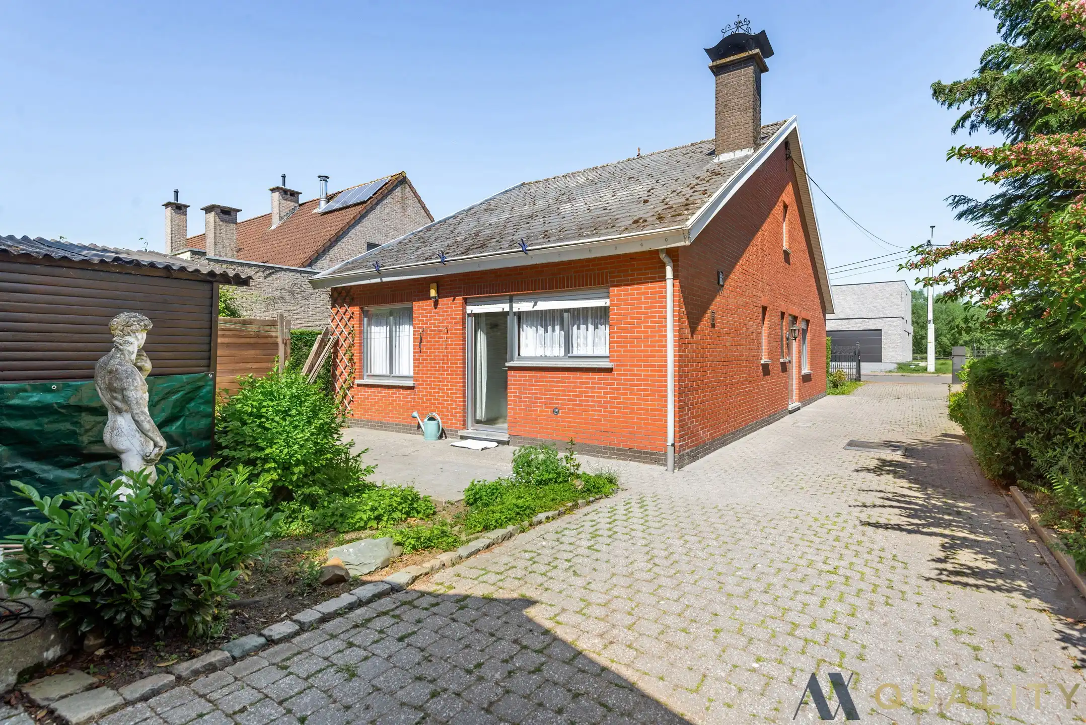 Te Renoveren Bungalow op Ruim Perceel foto 4
