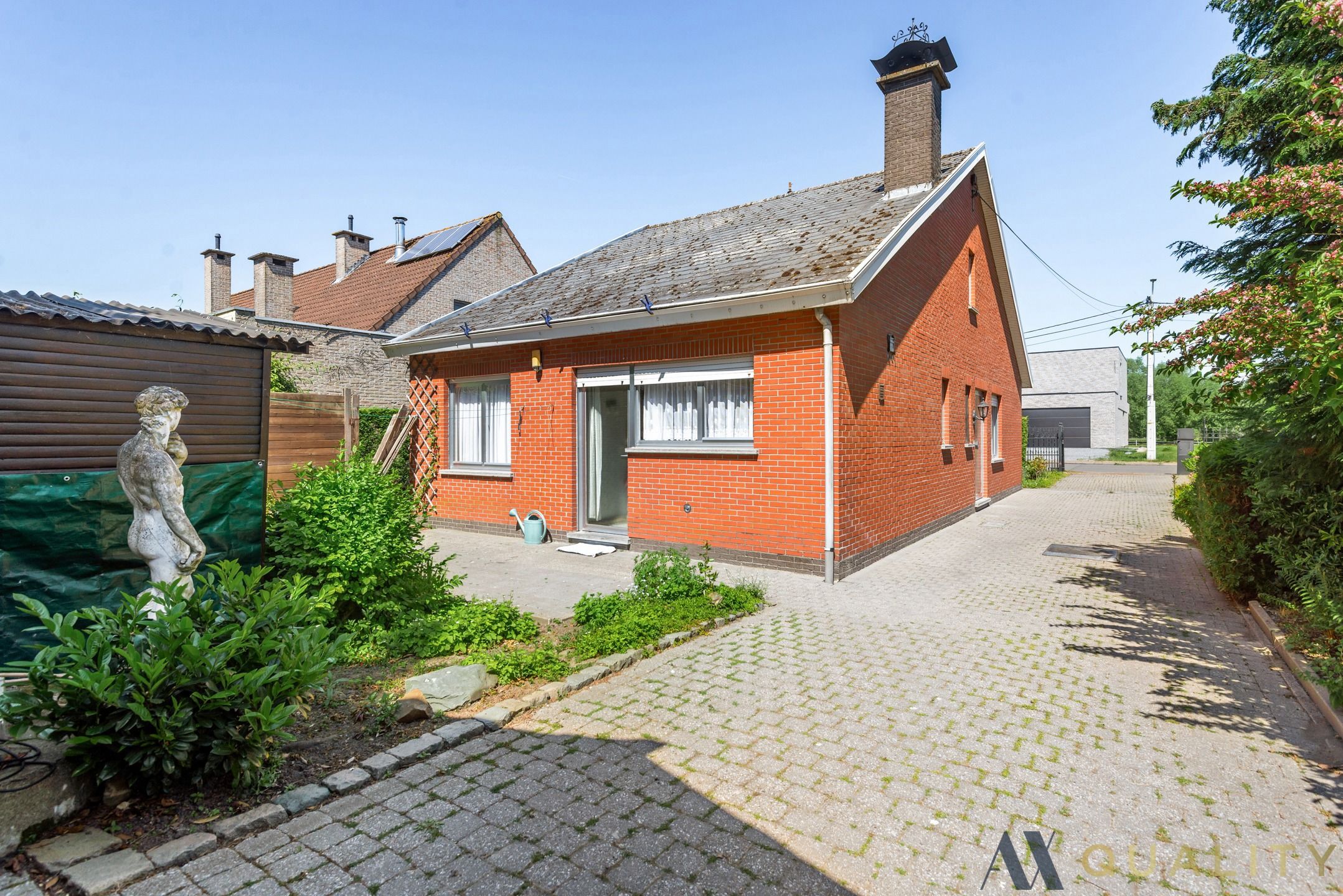 Te Renoveren Bungalow op Ruim Perceel foto 4