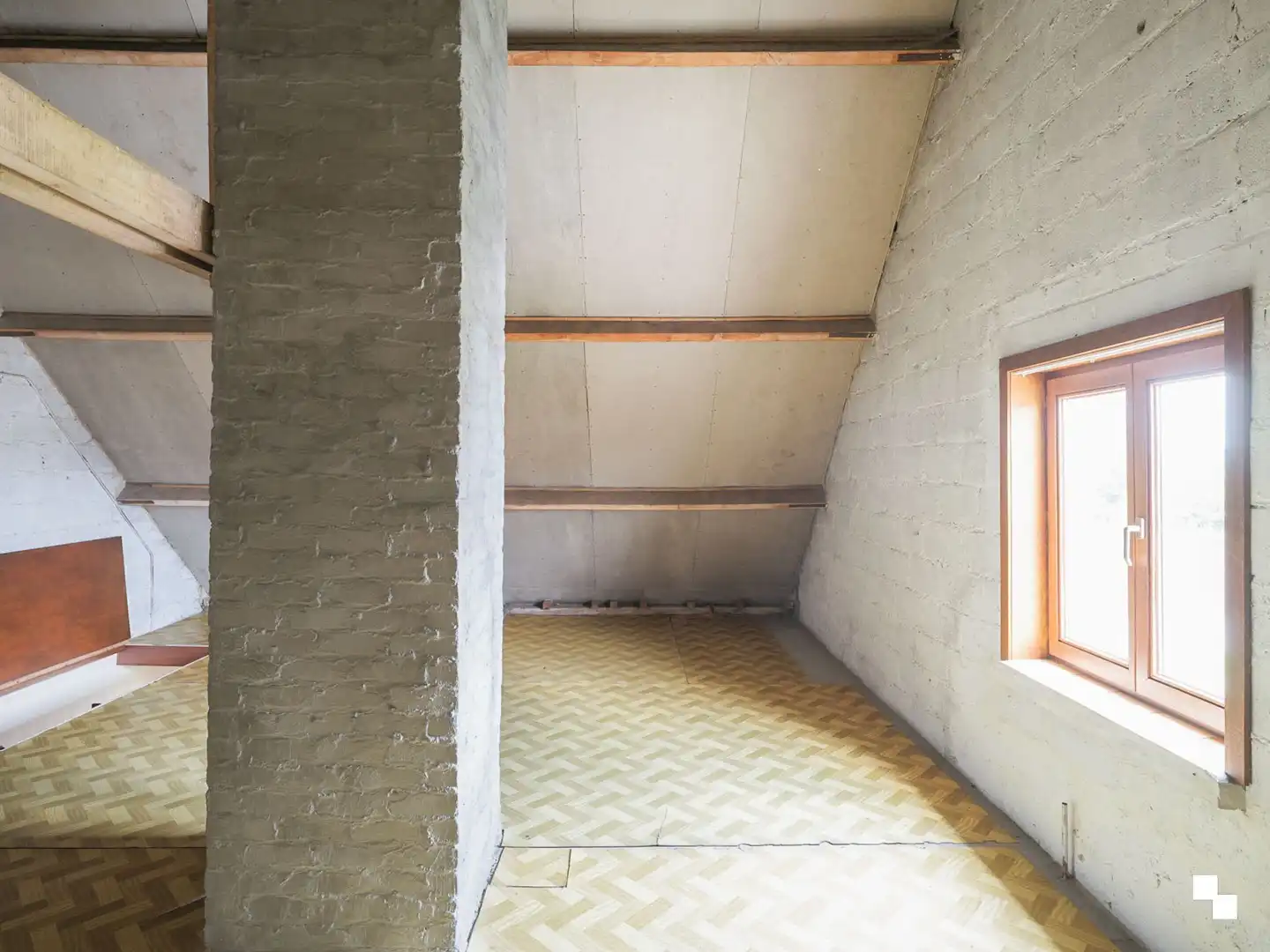 Ruime, te renoveren woning in het mooie Asper foto 19