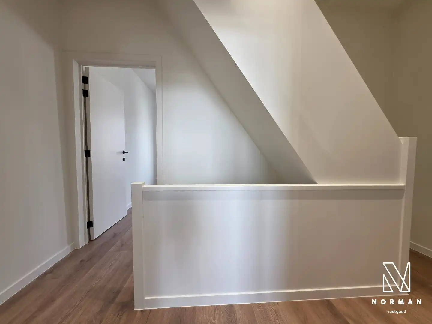 Stadswoning met 3 slaapkamers en mooie stadstuin op vlot bereikbare locatie in Kortrijk.  foto 7
