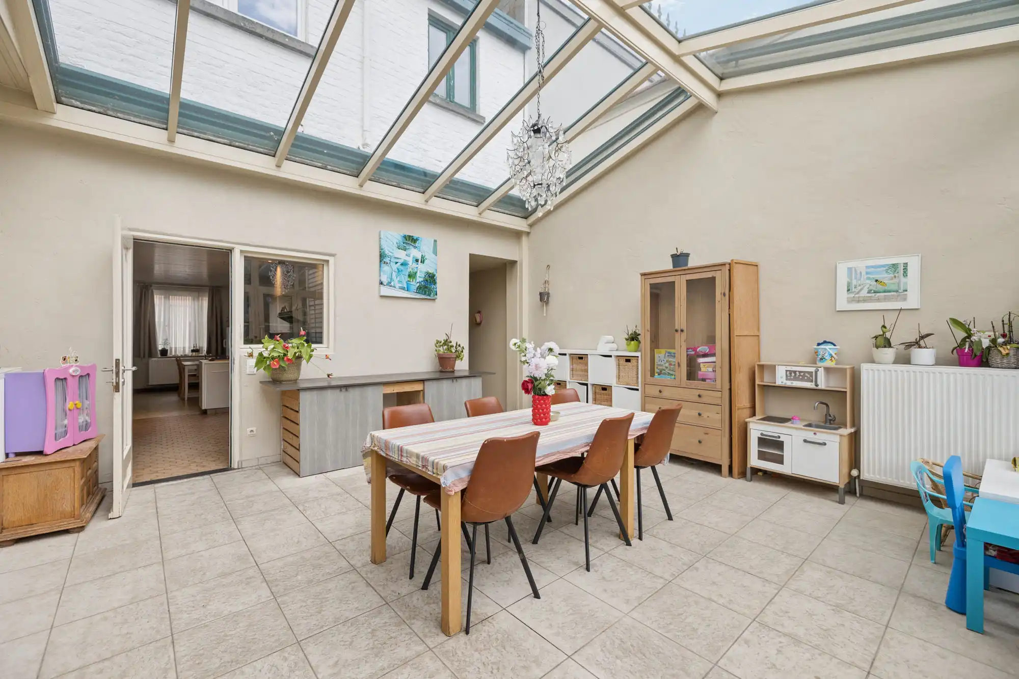 Instapklare woning met 3 slaapkamers en grote tuin foto 13