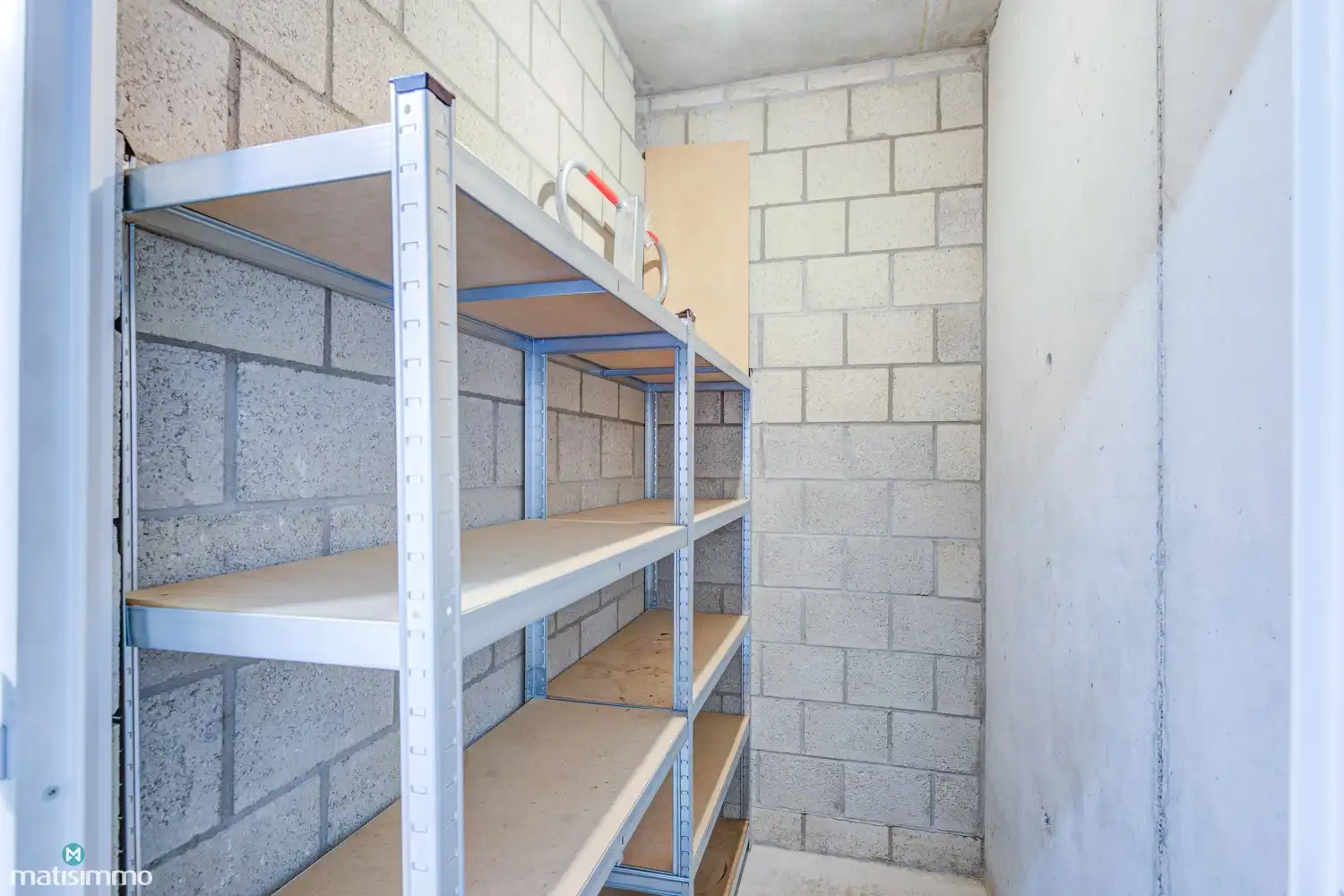 MODERN AFGEWERKT APPARTEMENT MET OVERDEKT TERRAS, KELDERBERGING EN RUIME AUTOSTAANPLAATS NABIJ HASSELT CENTRUM foto 19