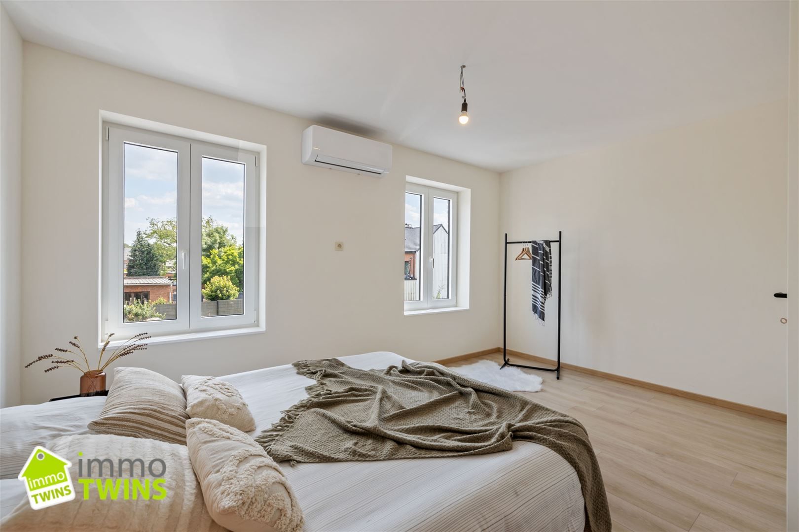 Volledig gerenoveerde woning in het hart van Kemzeke foto 14