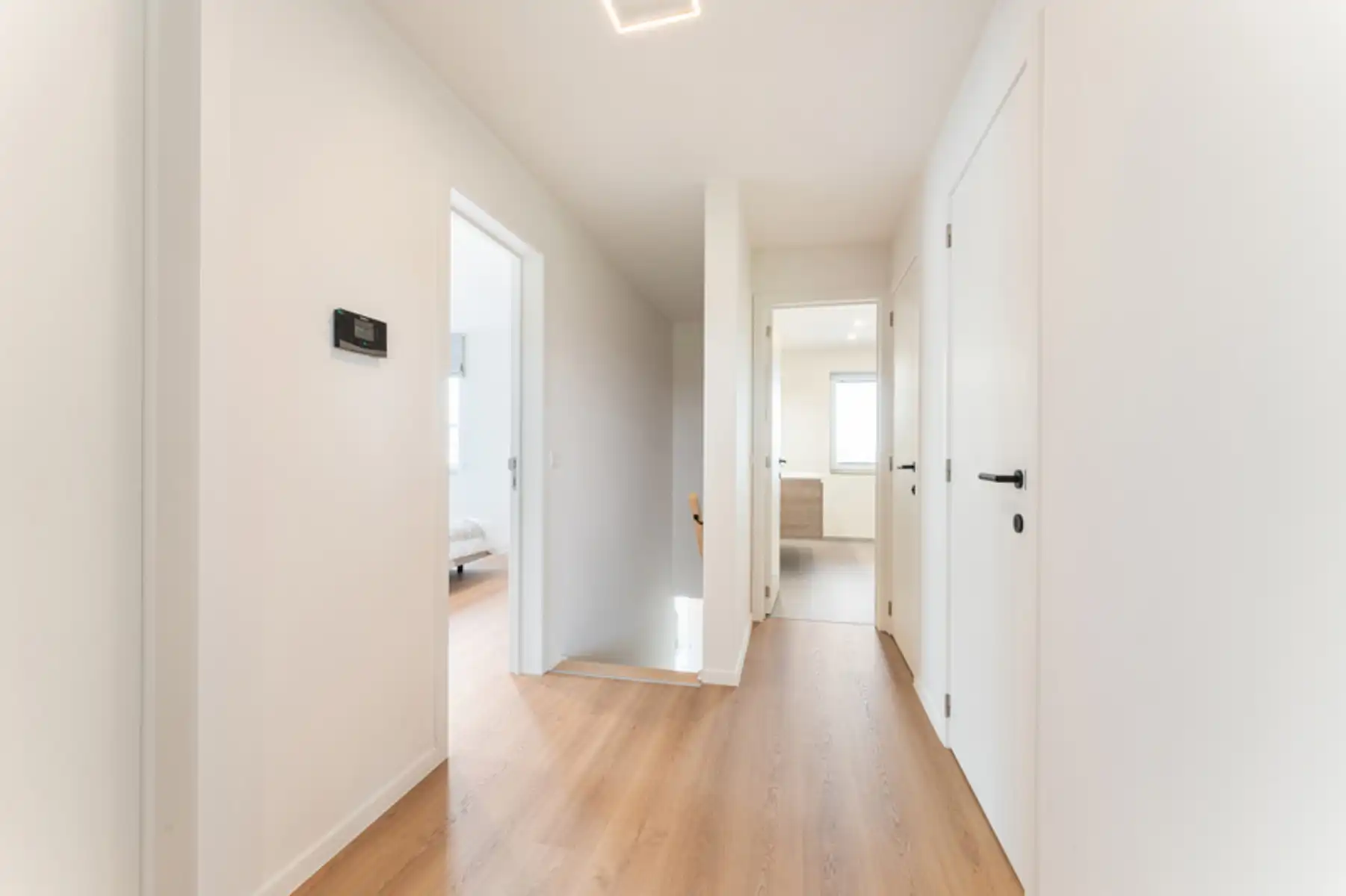 Moderne, halfopen woning foto 6